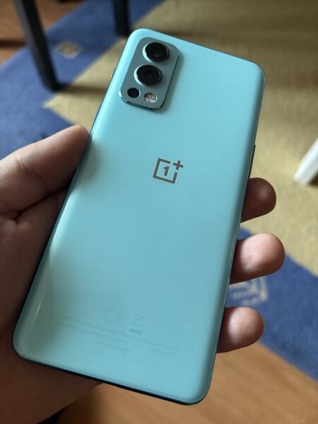 One Plus Nord 2 8 + 8 gb ram 128gb