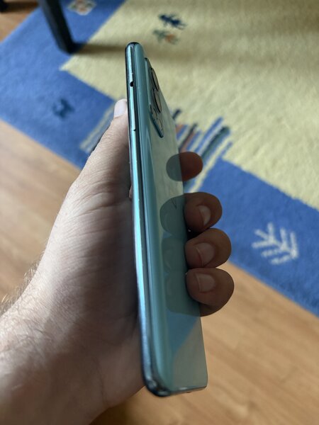One Plus Nord 2 8 + 8 gb ram 128gb
